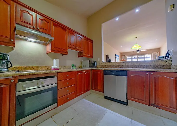 Sol 6 - 3 Bedroom Only 1 Block From Coco - At Luna Maya