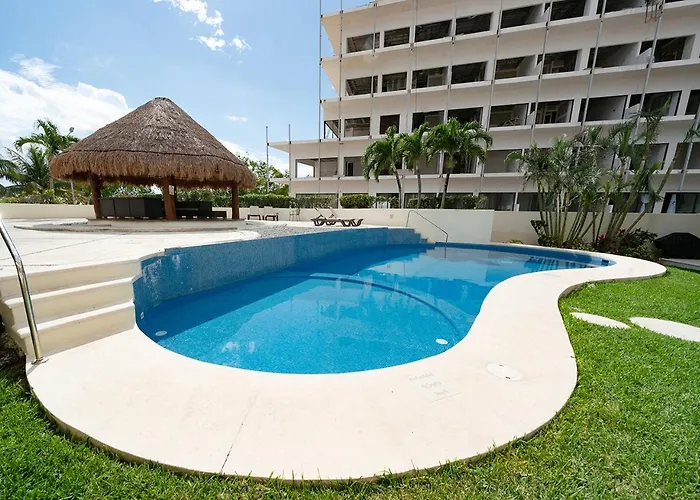 Sol 6 - 3 Bedroom Only 1 Block From Coco - At Luna Maya